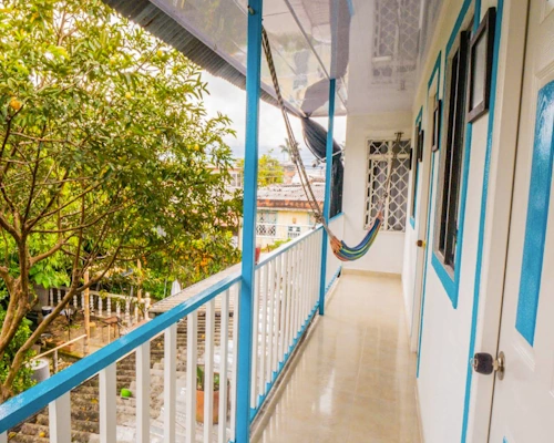 Hostel Casa Campesina garden bird-watching Armenia Quindío