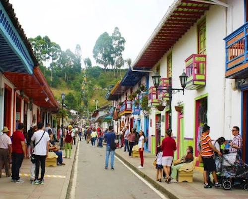 Alto de la Cruz Viewpoint overlooking green valleys and coffee landscapes in Salento, Quindío.