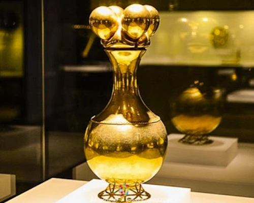 Gold Museum Bogotá interior exhibits featuring pre-Hispanic gold artifacts.